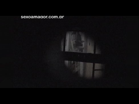 ❤️ 블론디는 중공 벽돌 뒤에 숨겨진 이웃 뱃사공에 의해 비밀리에 비디오에 녹화됩니다. 포르노 포르노에서 ko.fuxporn-com.ru ❤
